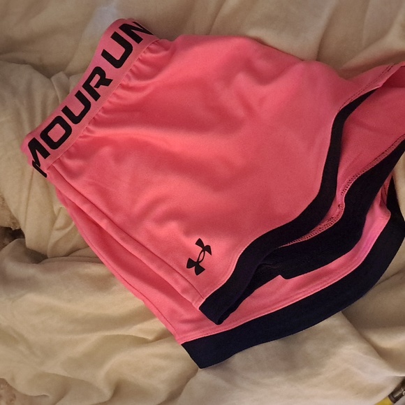 Under Armour Pants - UNDER ARMOUR YOUTH LARGE SHORTS